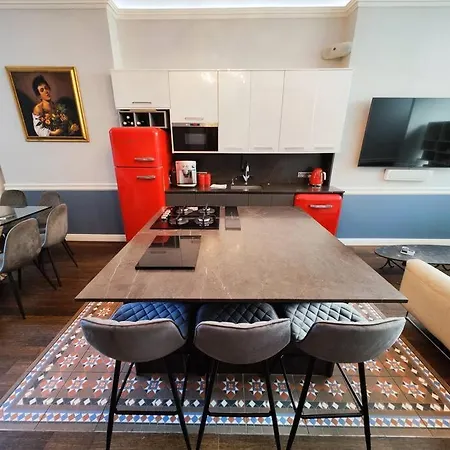 Unique Luxury Home In The Heart Of London. Air Conditioned With Private Garden Exterior photo