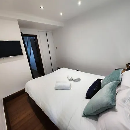 Unique Luxury Home In The Heart Of London. Air Conditioned With Private Garden Exterior photo
