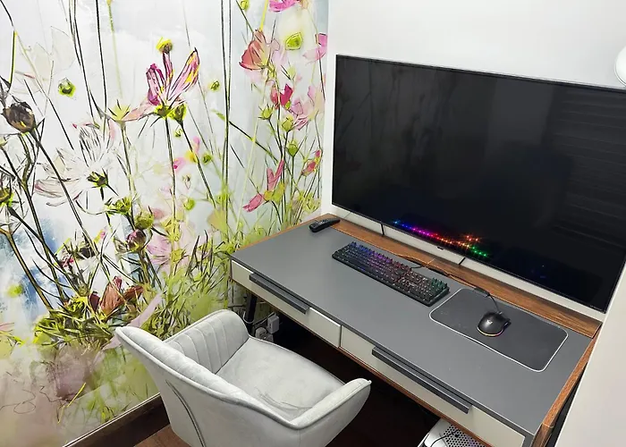 Unique Luxury Home In The Heart Of London. Air Conditioned With Private Garden